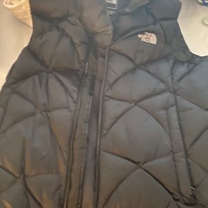 Women’s North Face Black 550 Puffy Vest